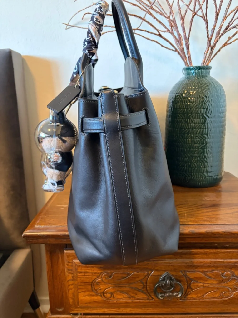 Coach Soft Empire Carryall 48 – Black – Excellent Condition - Picture 4 of 9